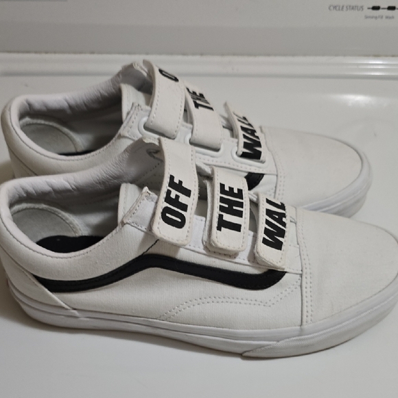 Vans Men White and Black Velcro Sneakers - Picture 2 of 5